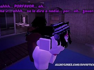 ROPORN - Liz es observada por un sujeto misterioso mientras esta sola en casa