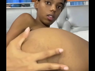 Toma tu lechita papi toda es para ti